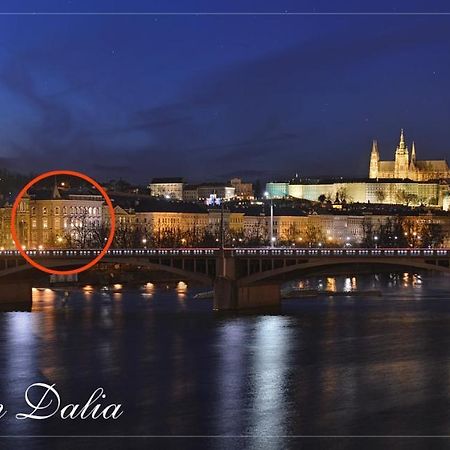 Apartman Dalia Janáčkovo nábřeží Praga Esterno foto