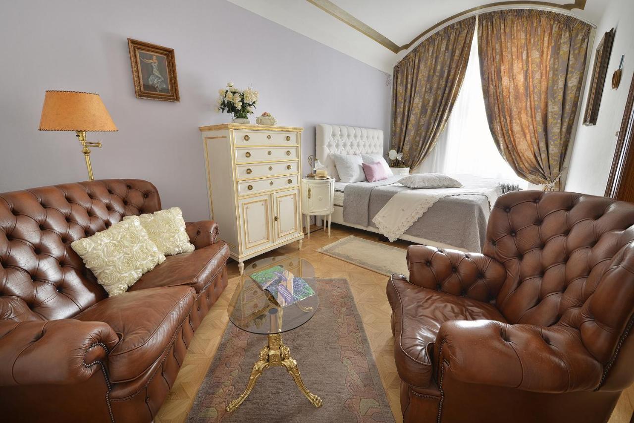 Apartman Dalia Janáčkovo nábřeží Praga Esterno foto
