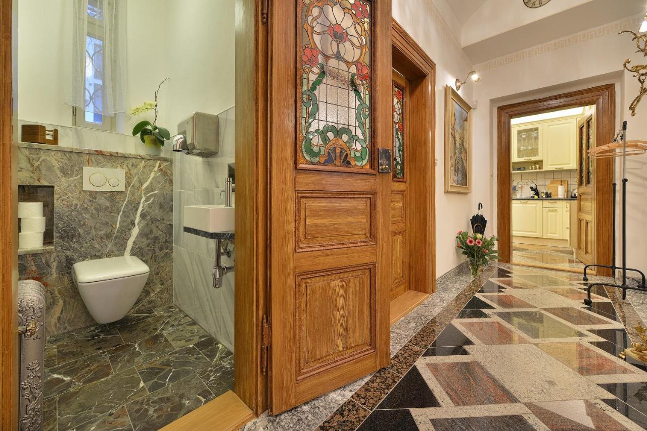 Apartman Dalia Janáčkovo nábřeží Praga Esterno foto