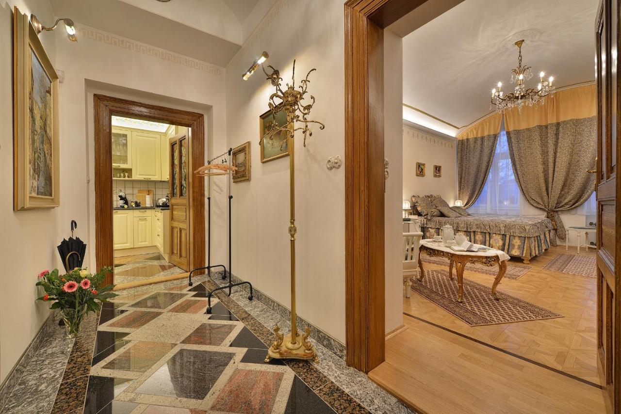 Apartman Dalia Janáčkovo nábřeží Praga Esterno foto