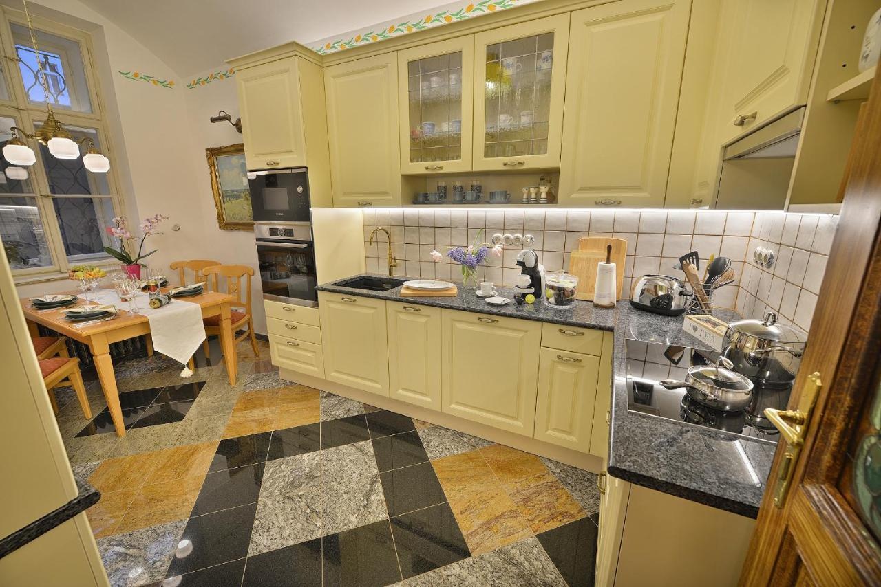 Apartman Dalia Janáčkovo nábřeží Praga Esterno foto