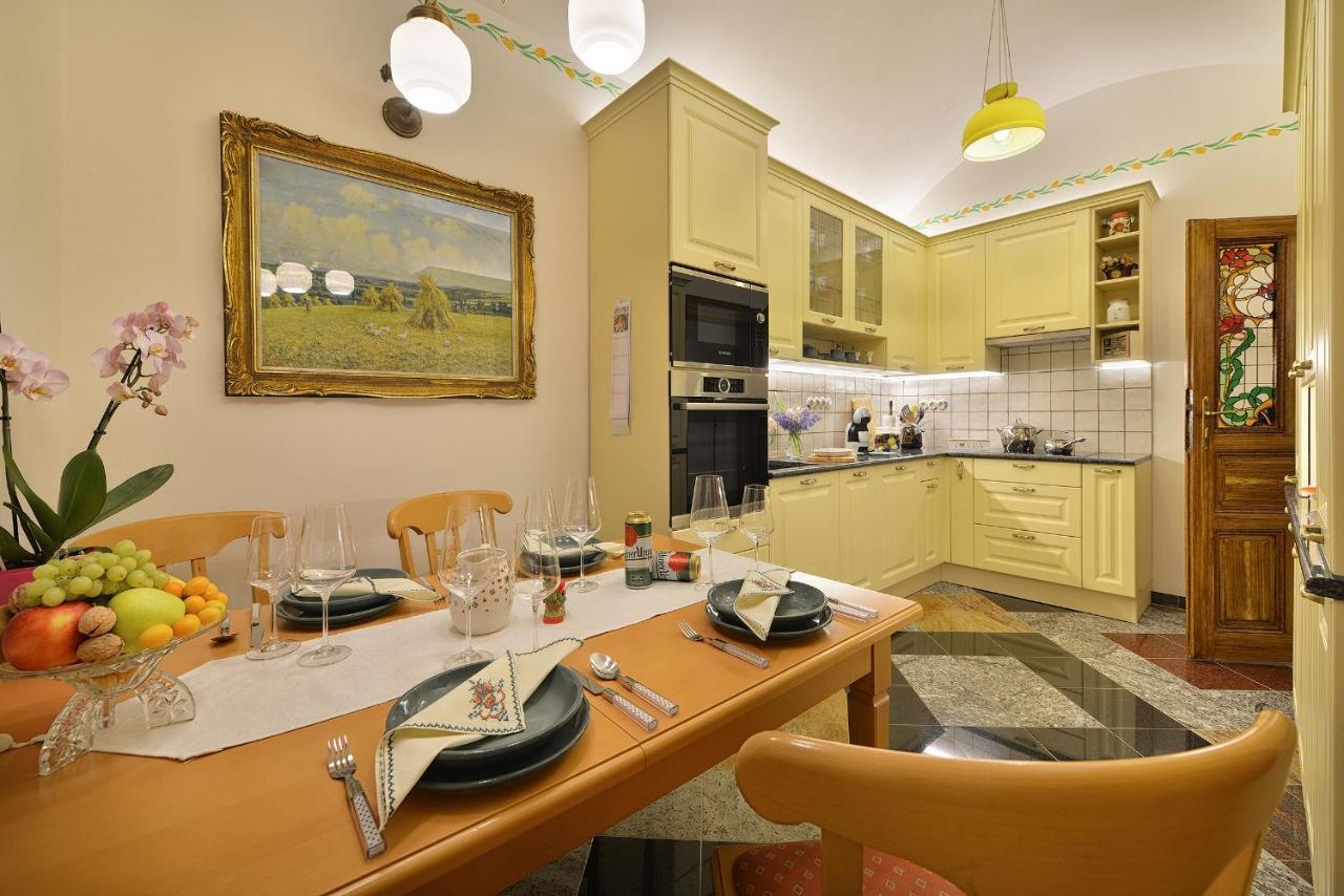 Apartman Dalia Janáčkovo nábřeží Praga Esterno foto