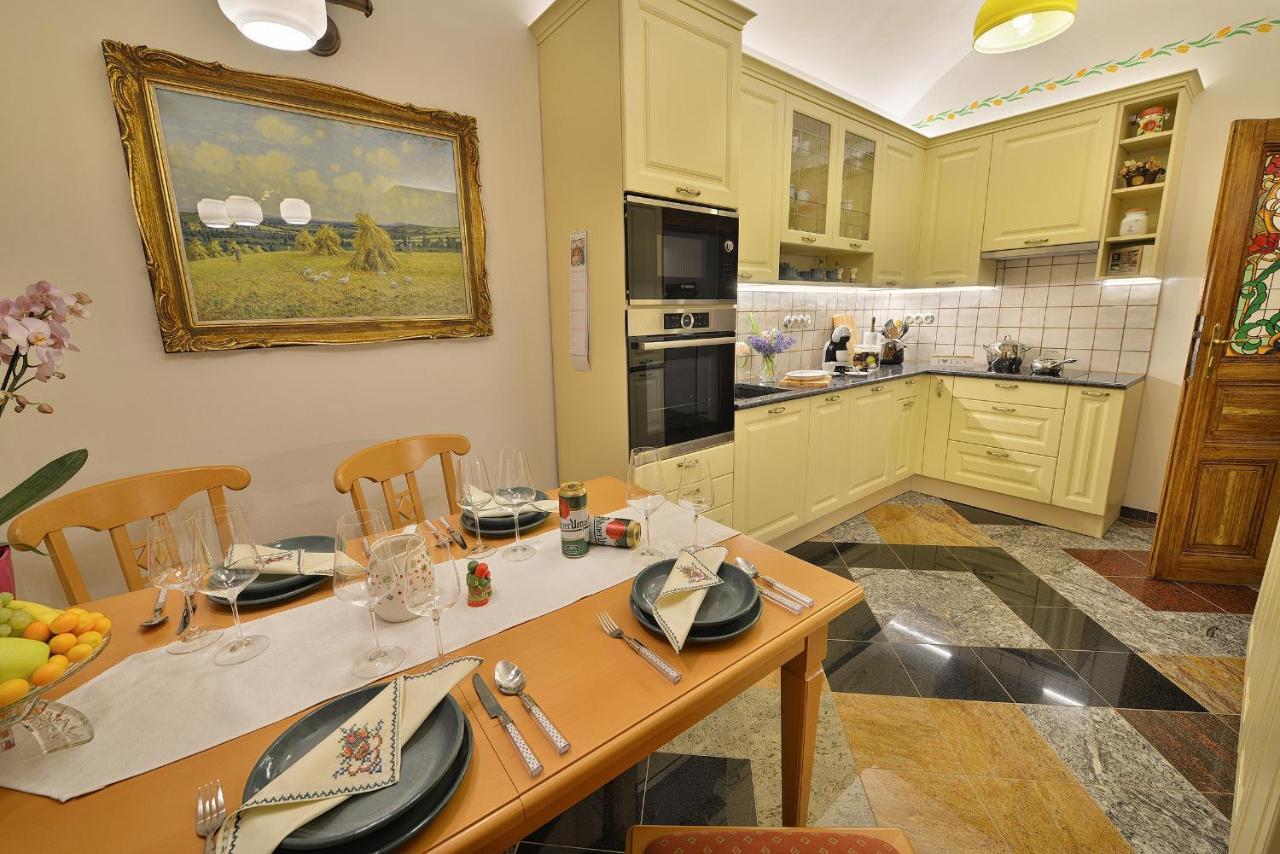 Apartman Dalia Janáčkovo nábřeží Praga Esterno foto