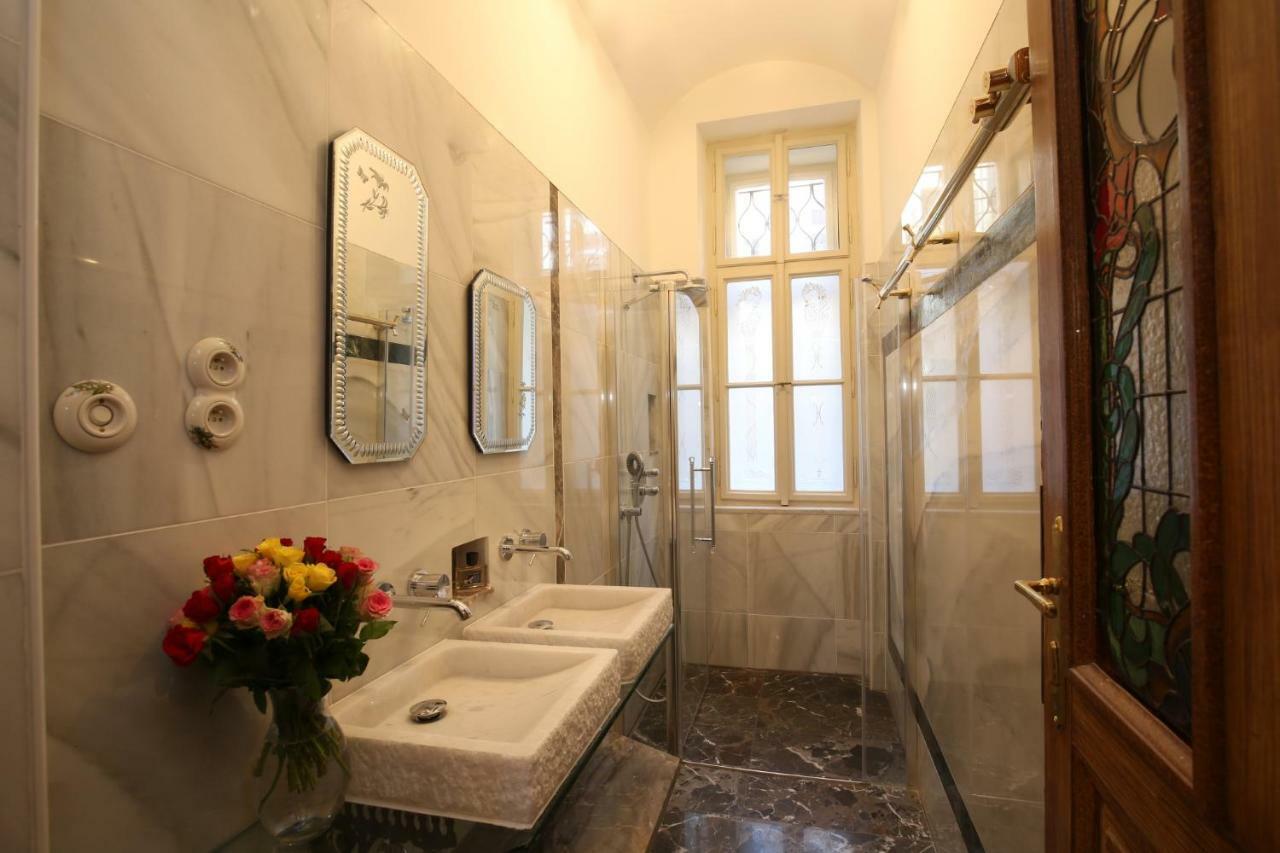 Apartman Dalia Janáčkovo nábřeží Praga Esterno foto